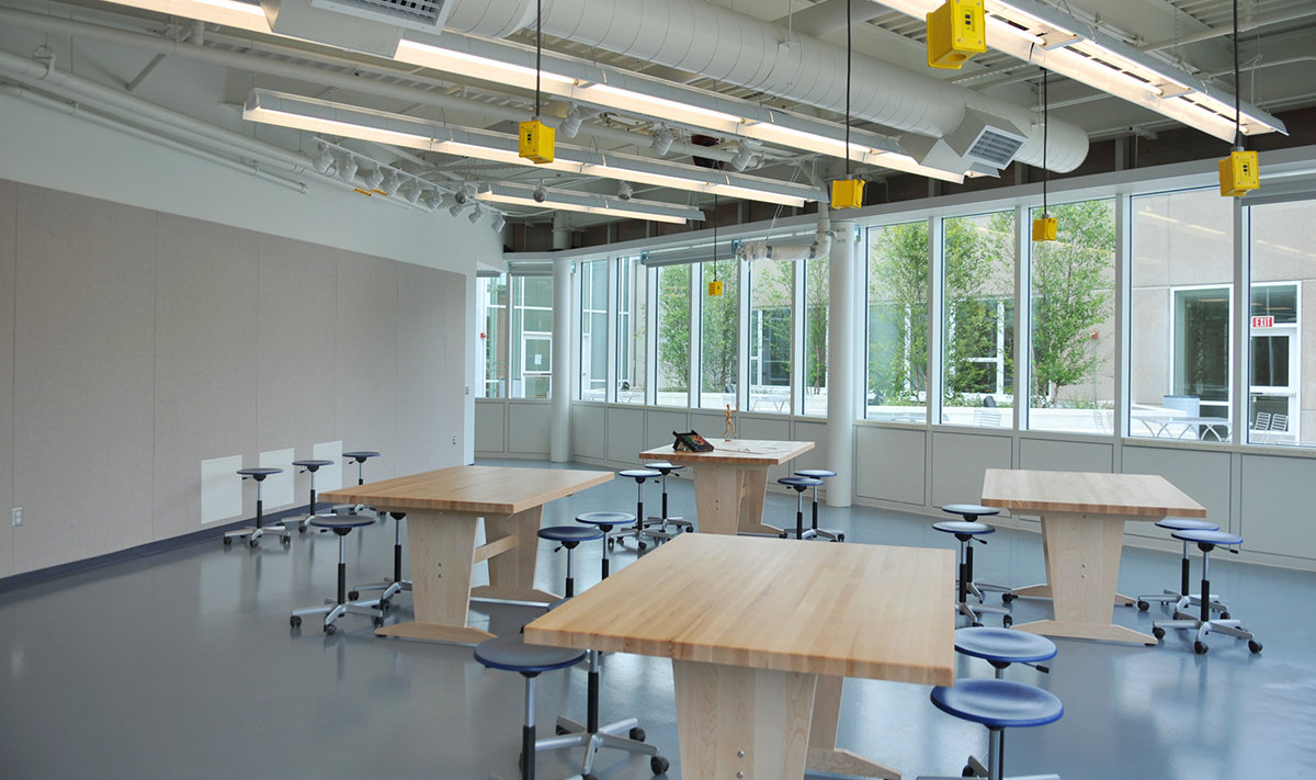 11 tskp manchester community college great path academy interior classroom artroom tables chairs 1400 0x86x1200x711 q85