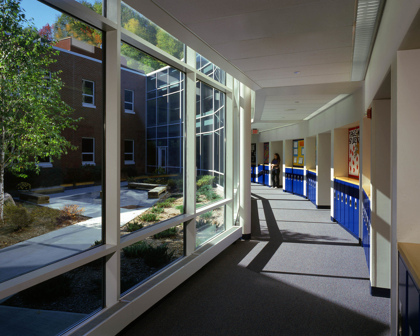 4 tskp wilton cider mill school interior corridor 1400 0x0x3200x4800 q85