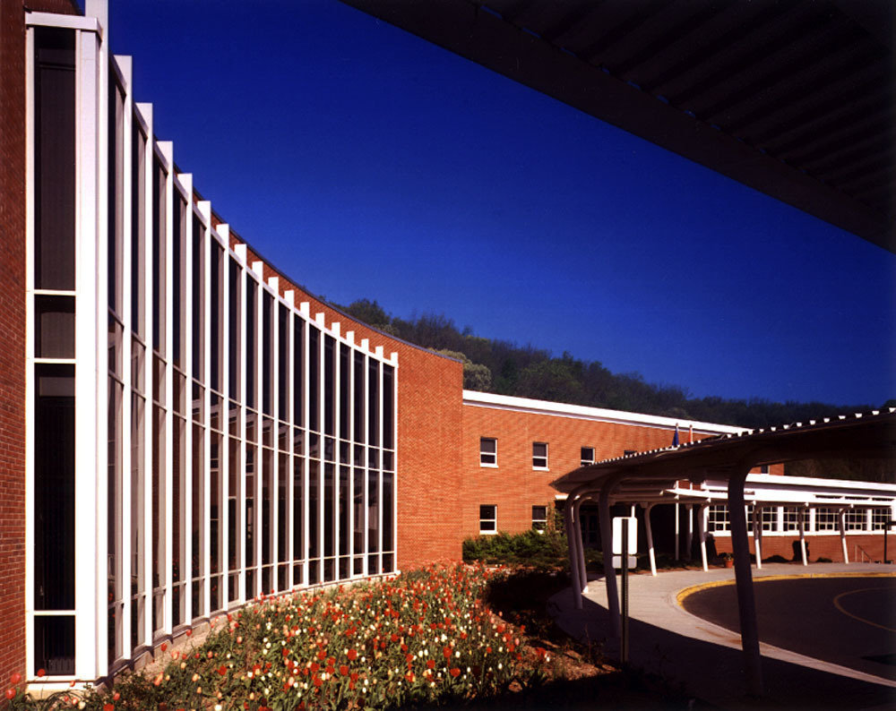 5 tskp wilton cider mill school interior exterior glass wall 1400 0x0x1000x794 q85