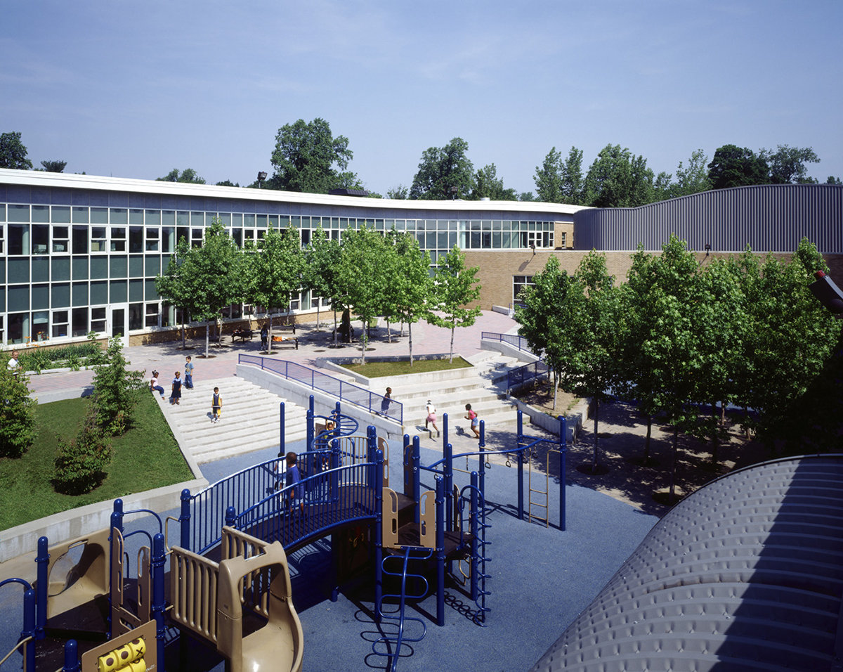 6 tskp hartford s.a.n.d. elementary school and library exterior detail central courtyard playground aerial 1400 0x0x1200x956 q85